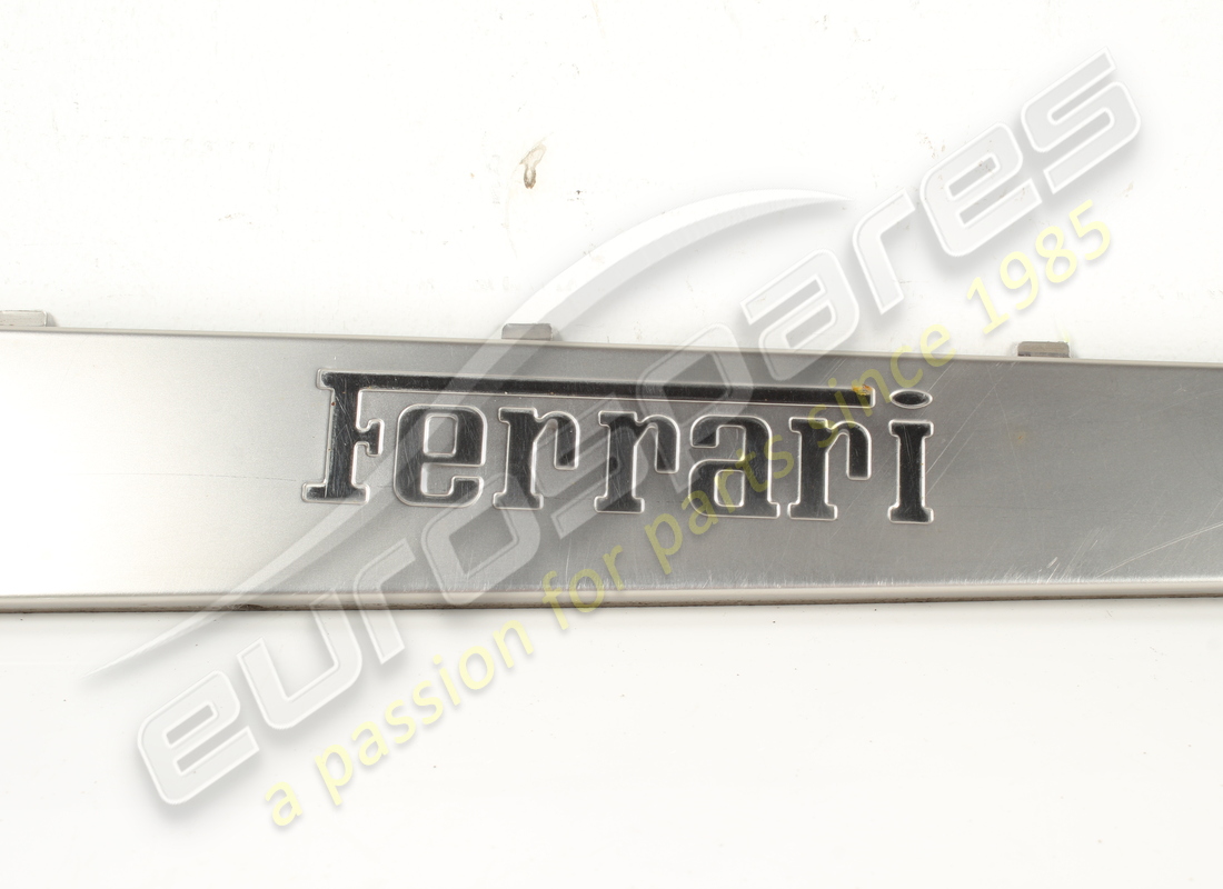 usato ferrari inserto pedana destra. numero parte 65221600 (2)