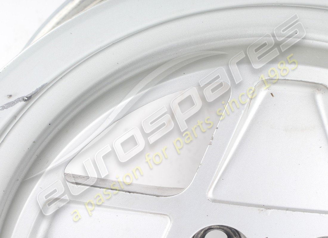 usata ferrari ruota posteriore da strada 8jx16. numero parte 130905 (5)