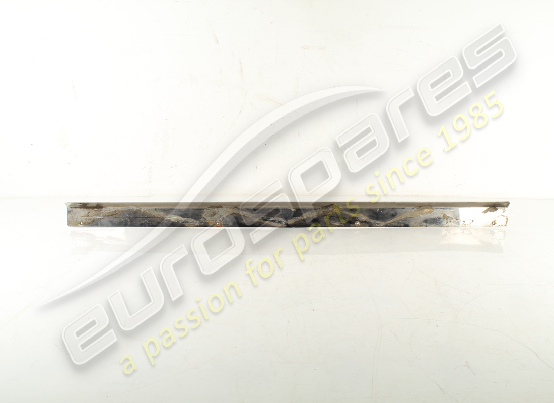 modanatura ferrari usata. numero parte 2556487208 (3)