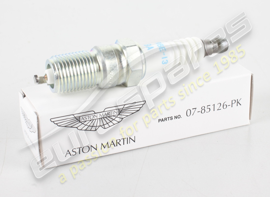 NUOVA Aston Martin CANDELA . NUMERO PARTE 0785126 (1)