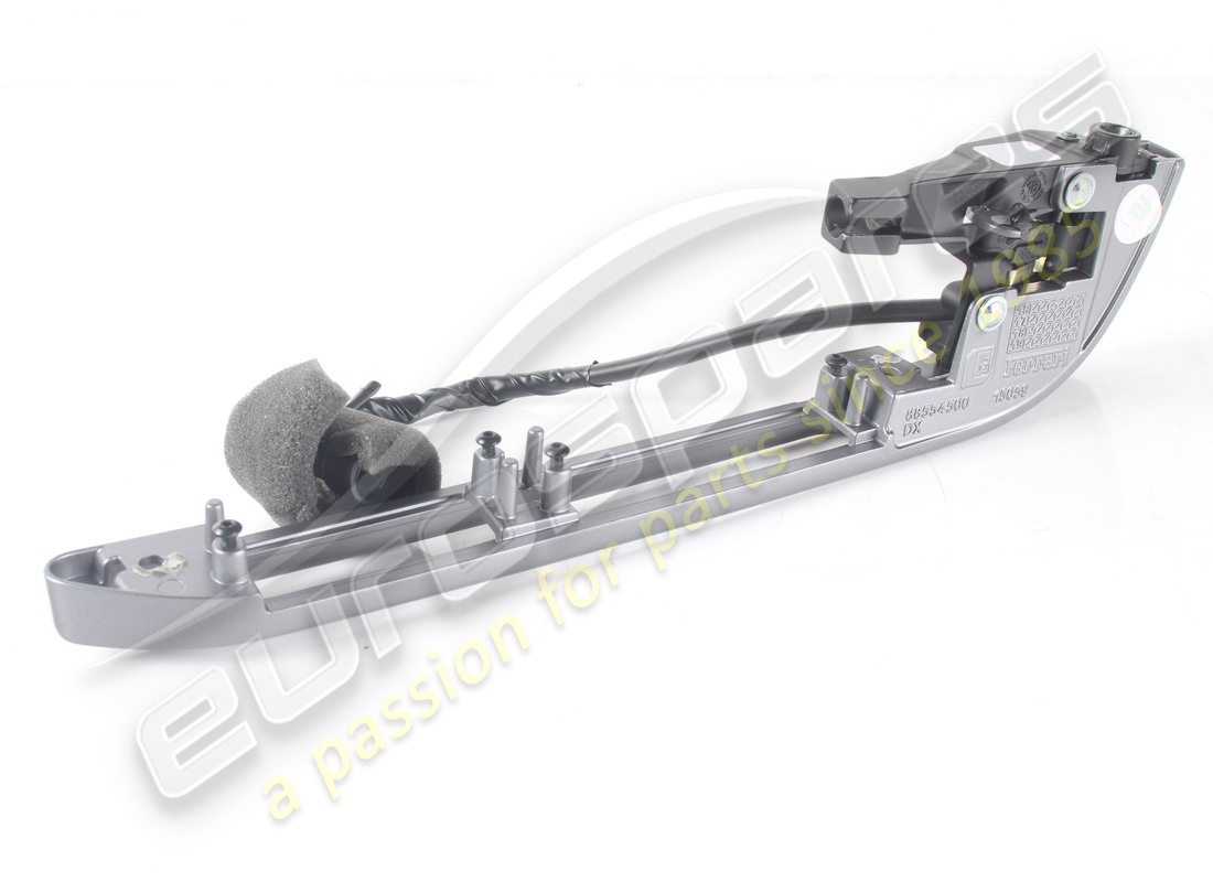 USATA FERRARI MANIGLIA PORTA DESTRA COMPLETA. NUMERO PARTE 88554400 (4) usata ferrari maniglia porta destra completa. numero parte 88554400 (4)