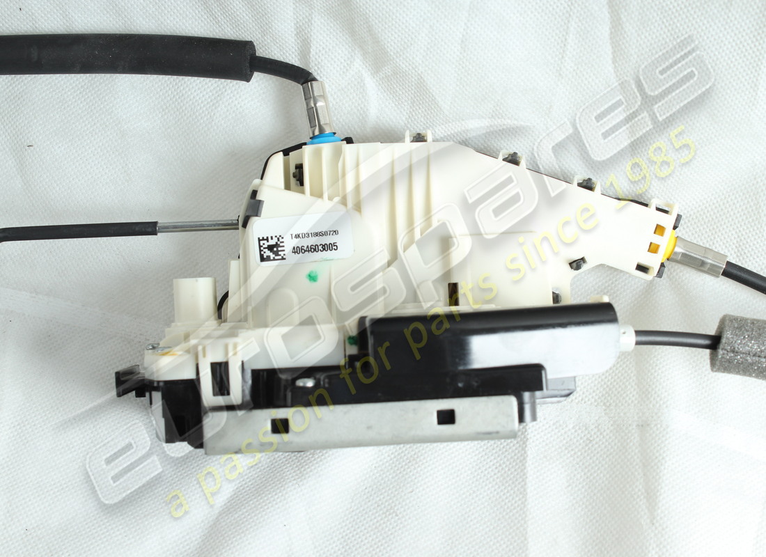 nuova maserati serratura porta anteriore destra. numero parte 670107780 (2)