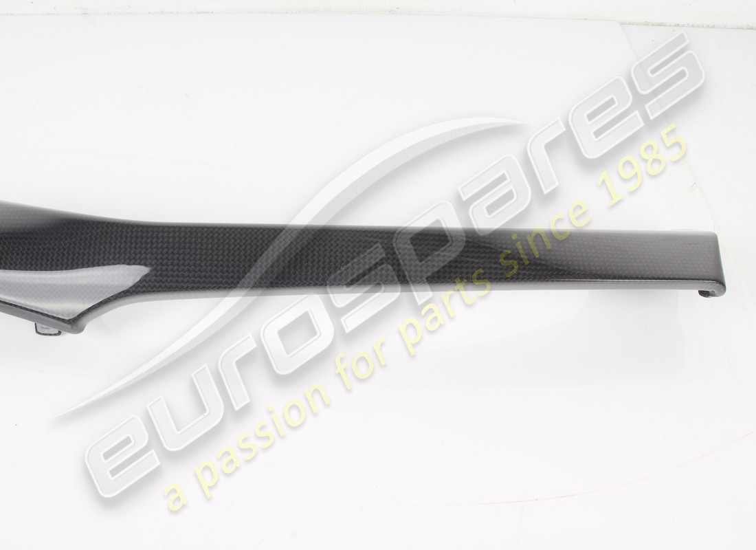 usato ferrari mobiletto ant. sup.dx carbon. numero parte 791066 (3)