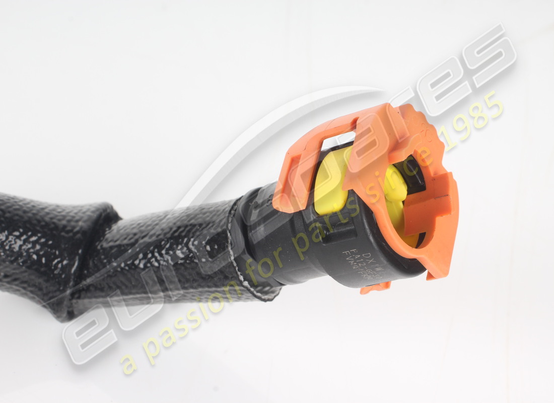 USATO FERRARI TUBO DA SEZIONAM A TEV DX E. NUMERO PARTE 770888 (2) usato ferrari tubo da sezionam a tev dx e. numero parte 770888 (2)