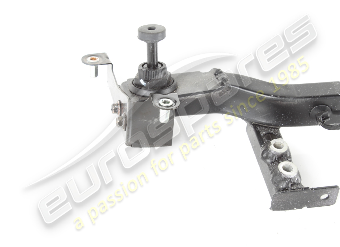 USATO FERRARI STAFFA SUPP.SERR COF.MOTORE. NUMERO PARTE 985956721 (2) usato ferrari staffa supp.serr cof.motore. numero parte 985956721 (2)