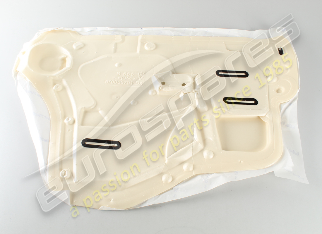 nuovo maserati protezione acqua porta anteriore dx. numero parte 670005701 (1)
