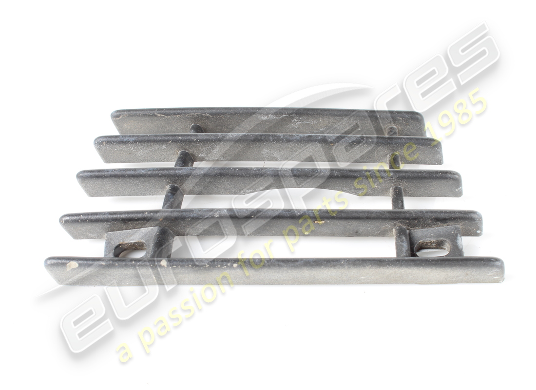 griglia gancio anteriore usata maserati 4p90. numero parte 376300348 (1)