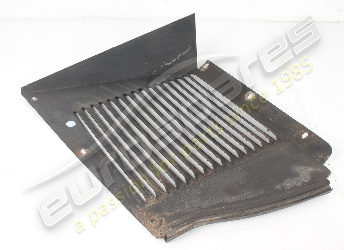 pannello passaruota anteriore inferiore dx usato ferrari. numero parte 61750200 (4)