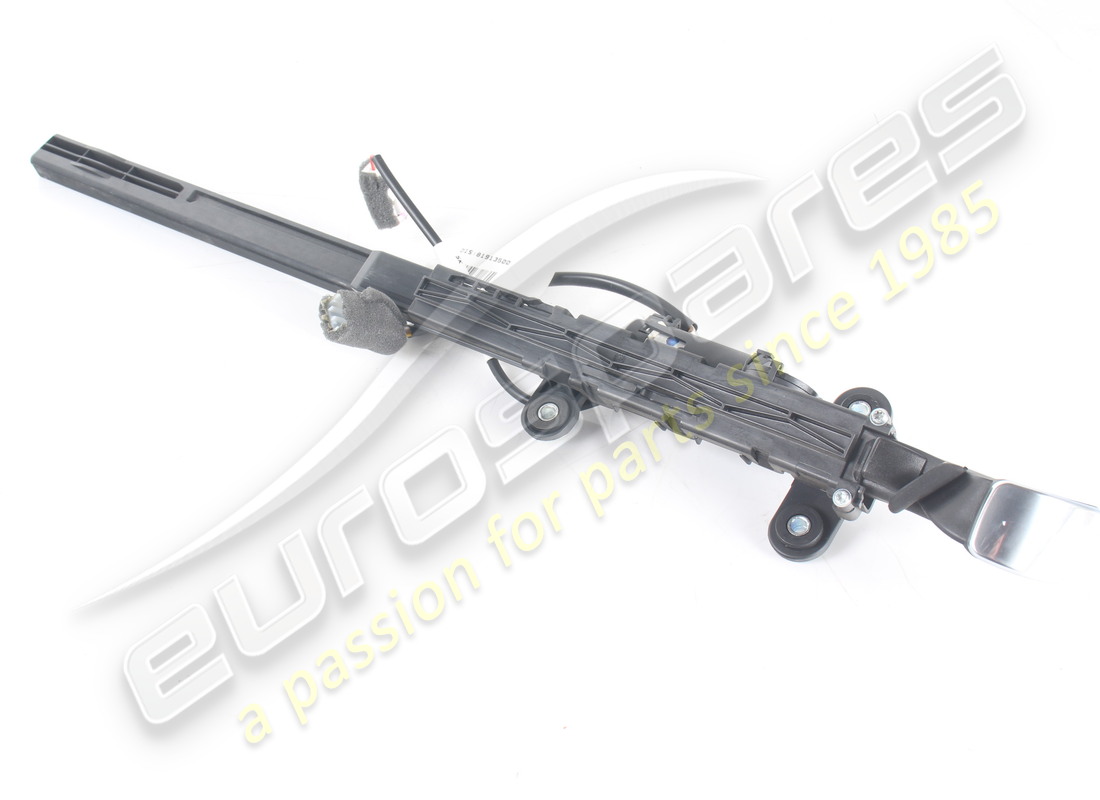 ESTENSIONE CINGHIA DX USATA Ferrari. NUMERO PARTE 81913500 (1) ESTENSIONE CINGHIA DX USATA Ferrari. NUMERO PARTE 81913500 (1)