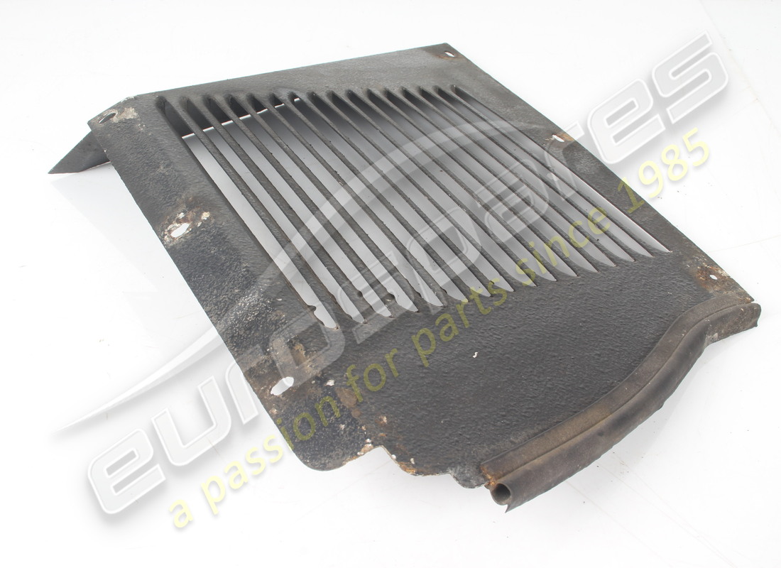 USATO Ferrari PANNELLO PASSARUOTA ANTERIORE INFERIORE DX. NUMERO PARTE 61750200 (1)