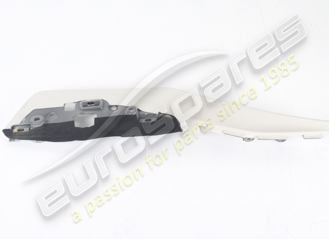 pannelli inferiori cruscotto usati eurospares in pelle grigio chiaro 4301 i numeri di parte 947673 e 947672 sono in pelle non in alcantara. numero di parte eap1723553 (14)