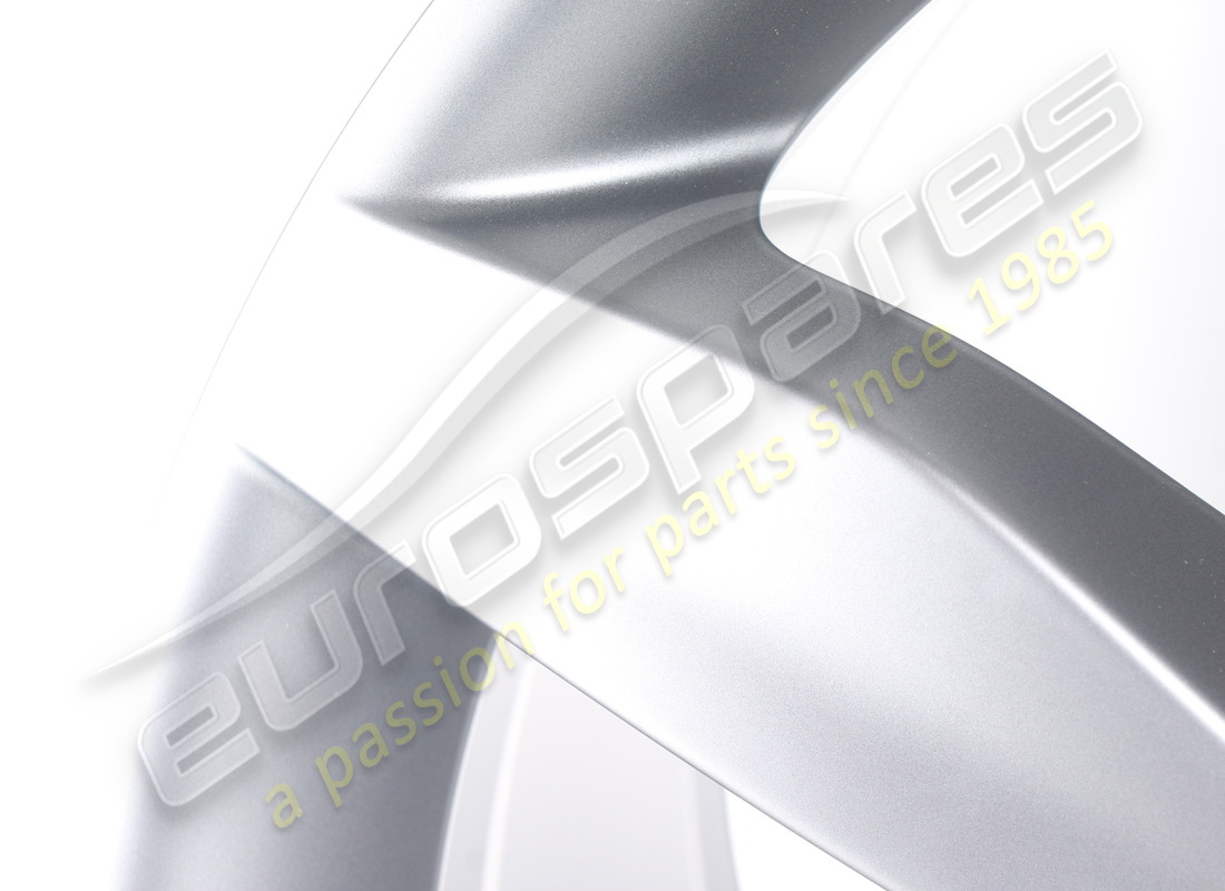 NUOVA RUOTA POSTERIORE FERRARI. NUMERO PARTE 336561 (2) nuova ruota posteriore ferrari. numero parte 336561 (2)