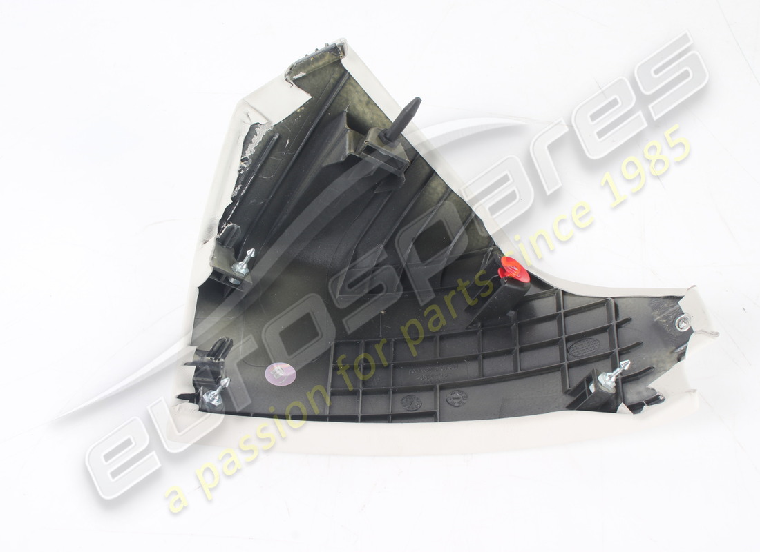 pannelli inferiori cruscotto usati eurospares in pelle grigio chiaro 4301 i numeri di parte 947673 e 947672 sono in pelle non in alcantara. numero di parte eap1723553 (13)