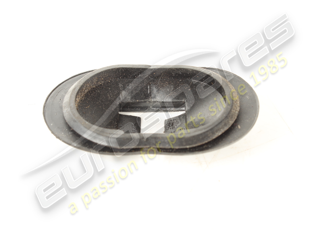 guarnizione anteriore tirante usata maserati. numero parte 67079000 (3)