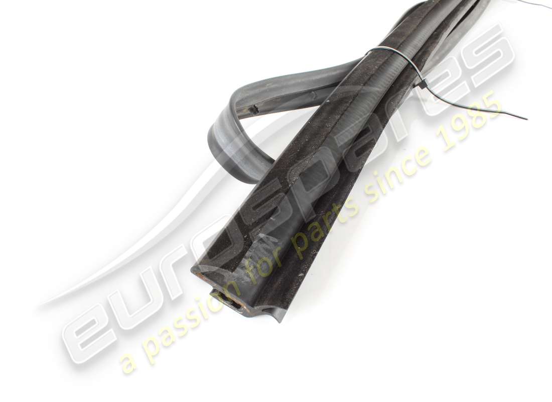 USED FERRARI RH INNER BELT-LINE SEAL . PART NUMBER 85219400 (1)