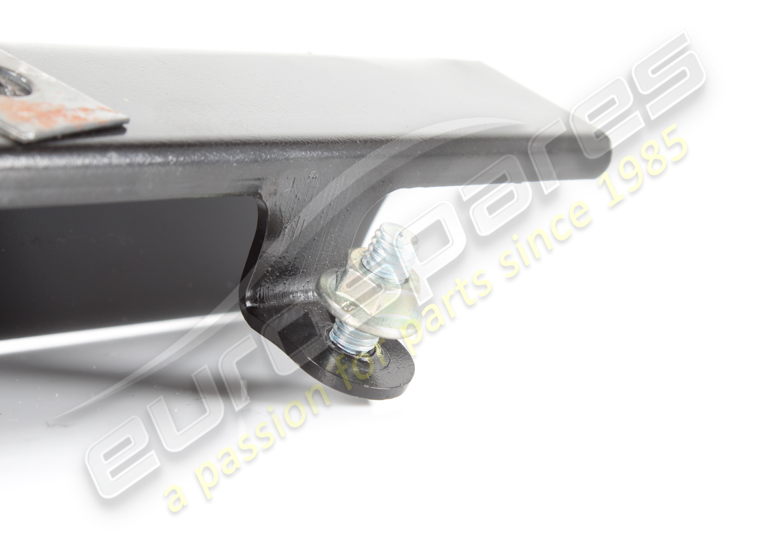 usato ferrari staffa interna completa dx. numero parte 330821 (3)