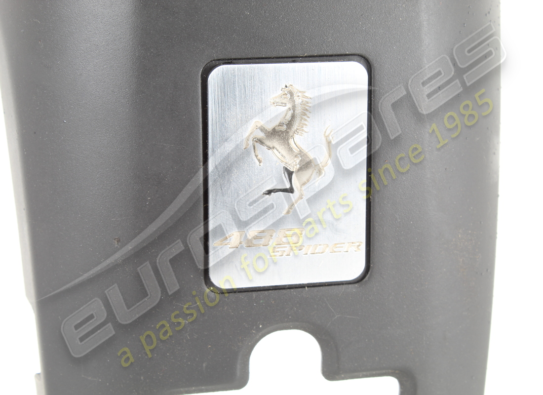 usato ferrari schermo cosmetico centrale completo. numero parte 86921700 (2)