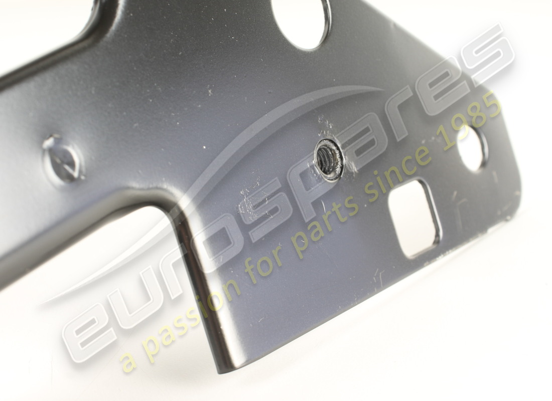 nuovo maserati rinforzo completo inf.parafang. numero parte 673014200 (4)