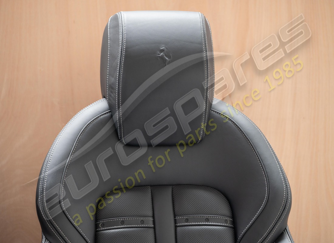 set di sedili completo usato eurospares. numero parte eap1558688 (3)