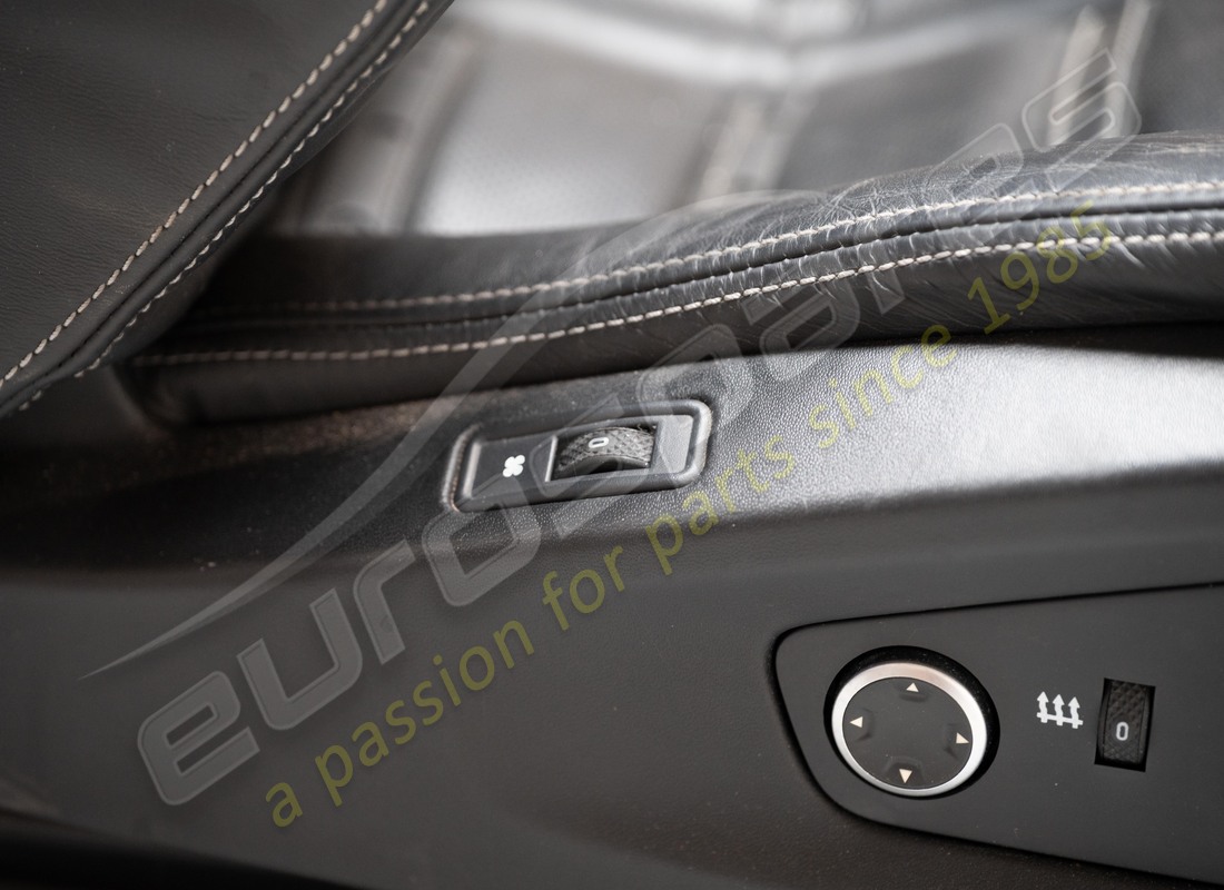 SET DI SEDILI COMPLETO USATO FERRARI. NUMERO PARTE EAP1558688 (13) set di sedili completo usato ferrari. numero parte eap1558688 (13)