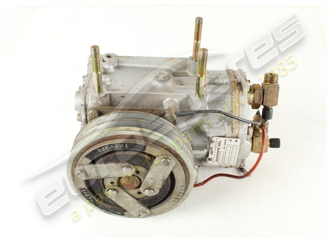 COMPRESSORE A/C Ferrari USATO (TIPO FILETTATO). NUMERO PARTE 111222 (1)