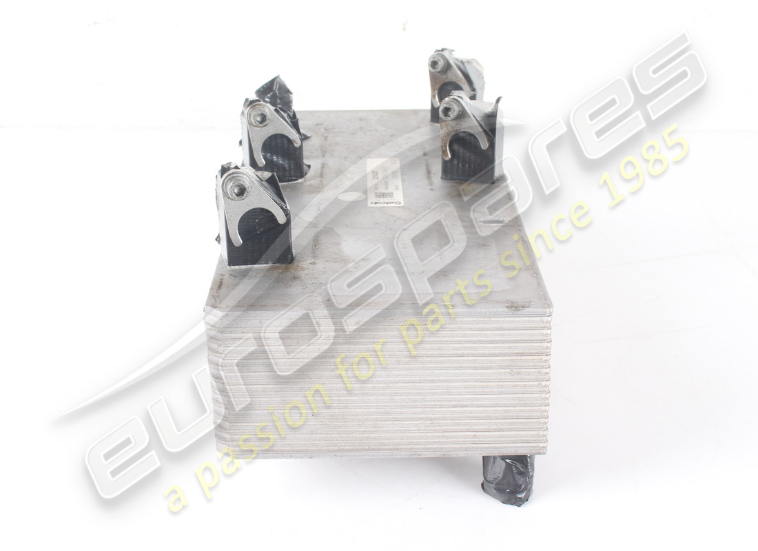 scambiatore di calore a olio ferrari usato. numero parte 326420 (3)