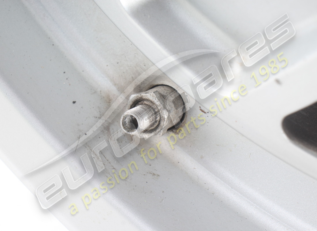 ruota anteriore usata ferrari 7jx16. numero parte 137079 (4)