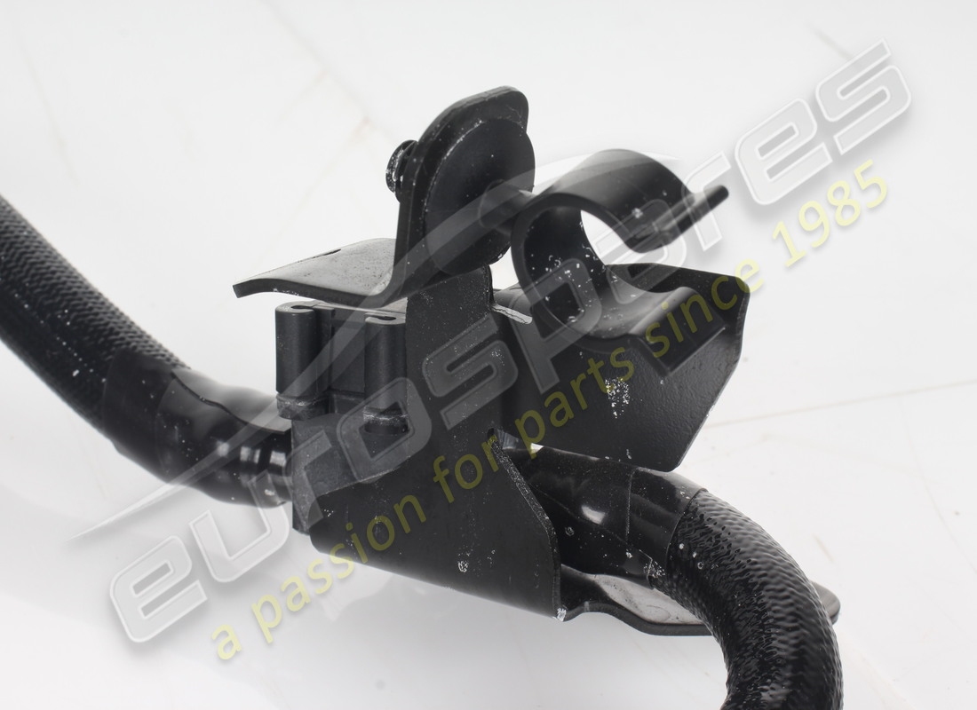 USATO FERRARI TUBO DA TEV DX A VENTURI DX. NUMERO PARTE 910072 (3) usato ferrari tubo da tev dx a venturi dx. numero parte 910072 (3)