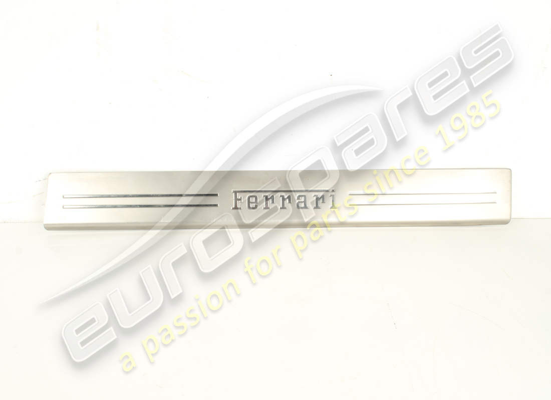 USATO Ferrari PEDANA DESTRA . NUMERO PARTE 83315100 (1)