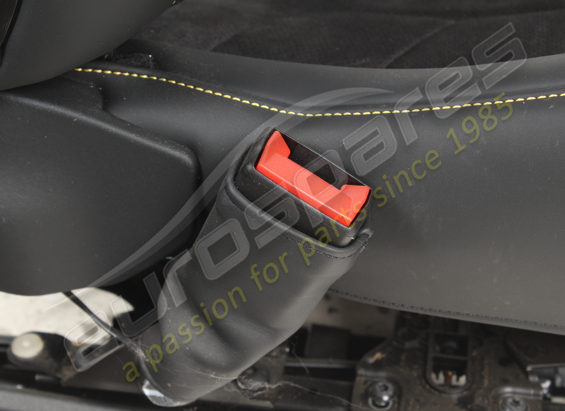 set completo di sedili anteriori e posteriori usati eurospares. numero parte eap1564145 (19)