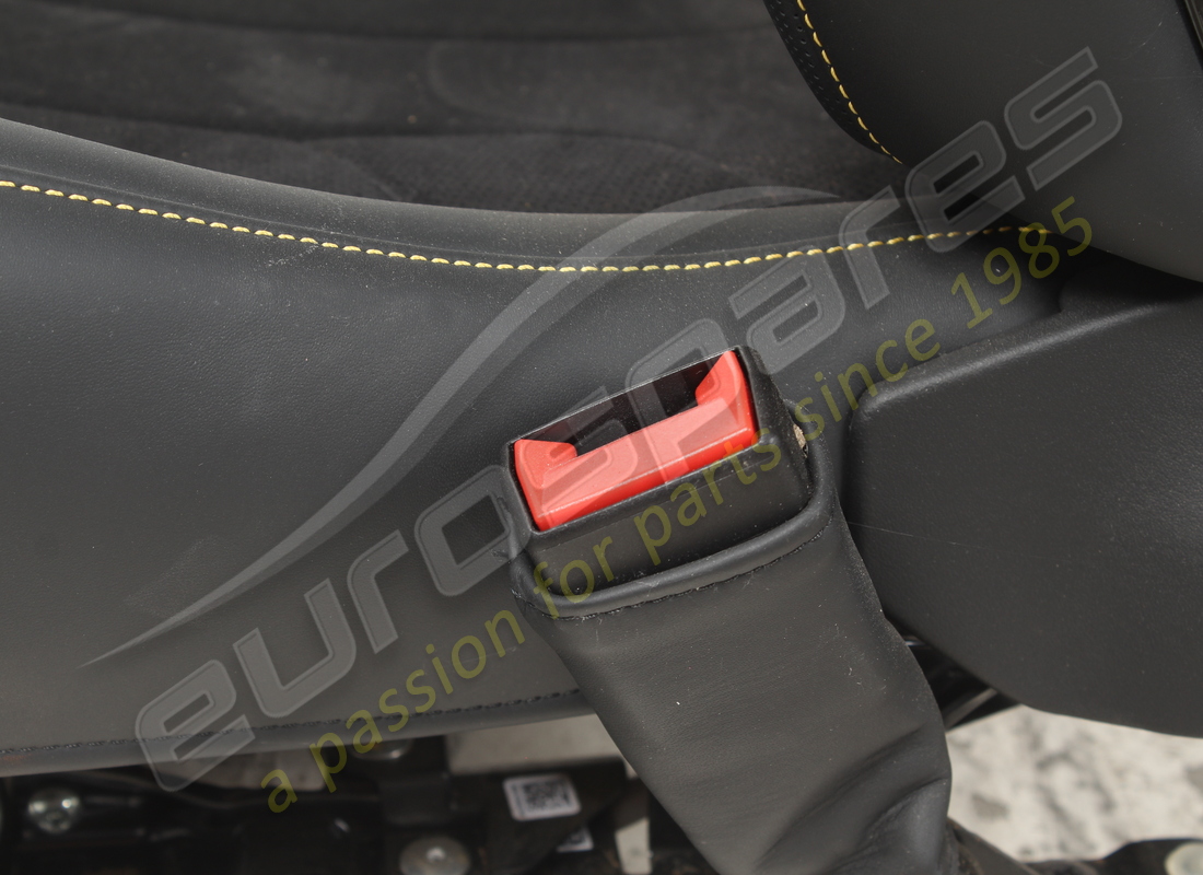 set completo di sedili anteriori e posteriori usati eurospares. numero parte eap1564145 (20)