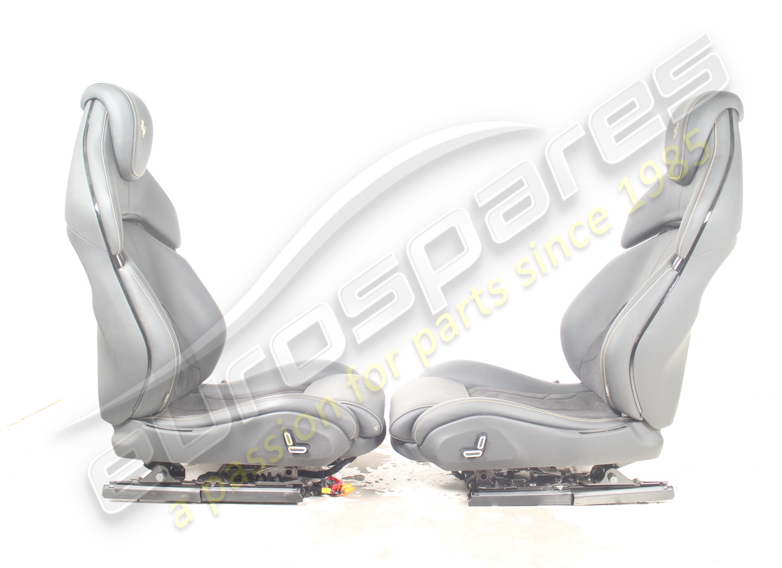 set completo di sedili anteriori e posteriori usati eurospares. numero parte eap1564145 (13)