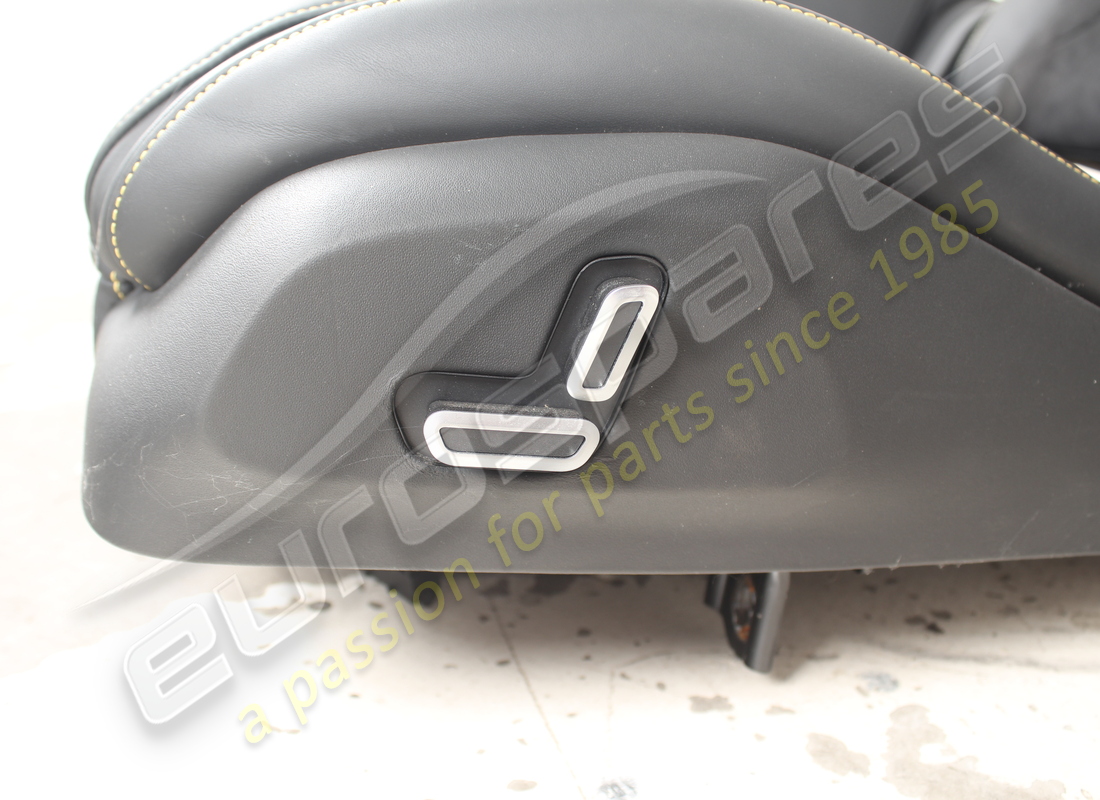 set completo di sedili anteriori e posteriori usati eurospares. numero parte eap1564145 (6)