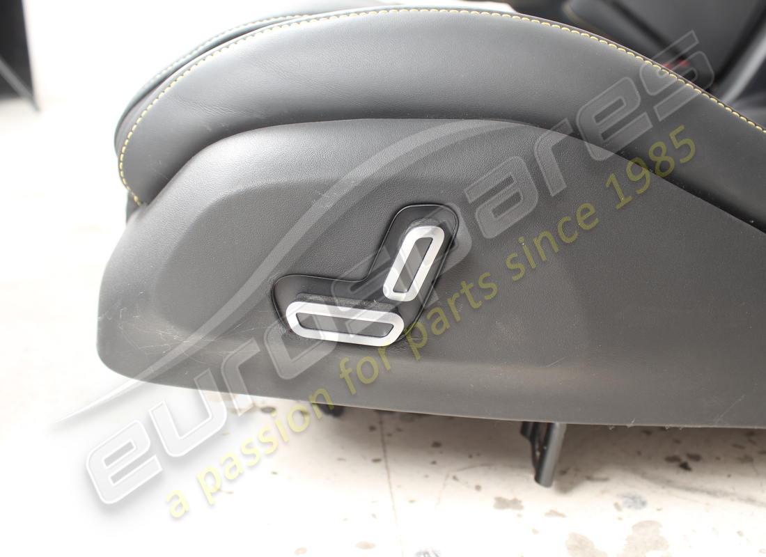 set completo di sedili anteriori e posteriori usati eurospares. numero parte eap1564145 (5)