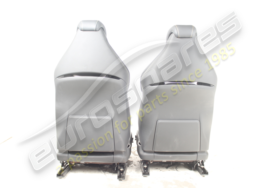 set completo di sedili anteriori e posteriori usati eurospares. numero parte eap1564145 (16)
