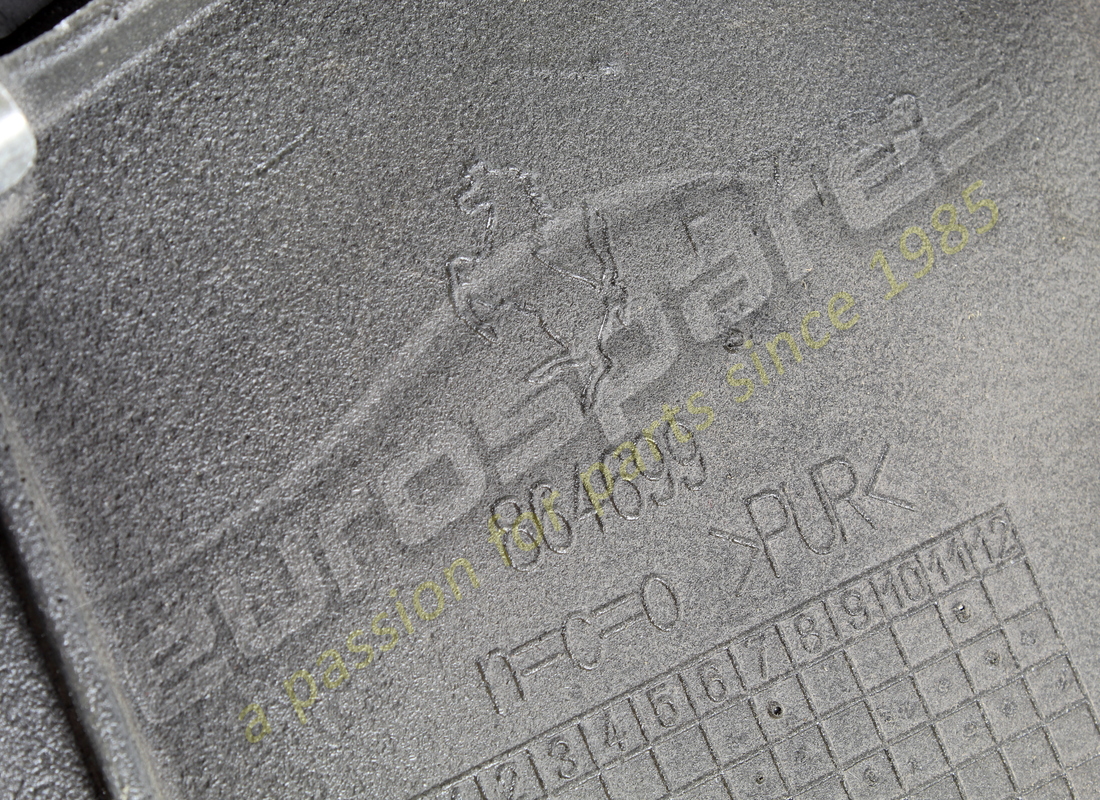 USATO Ferrari FIANCHETTO INFERIORE SX. COMPLETO. NUMERO PARTE 973229 (1)