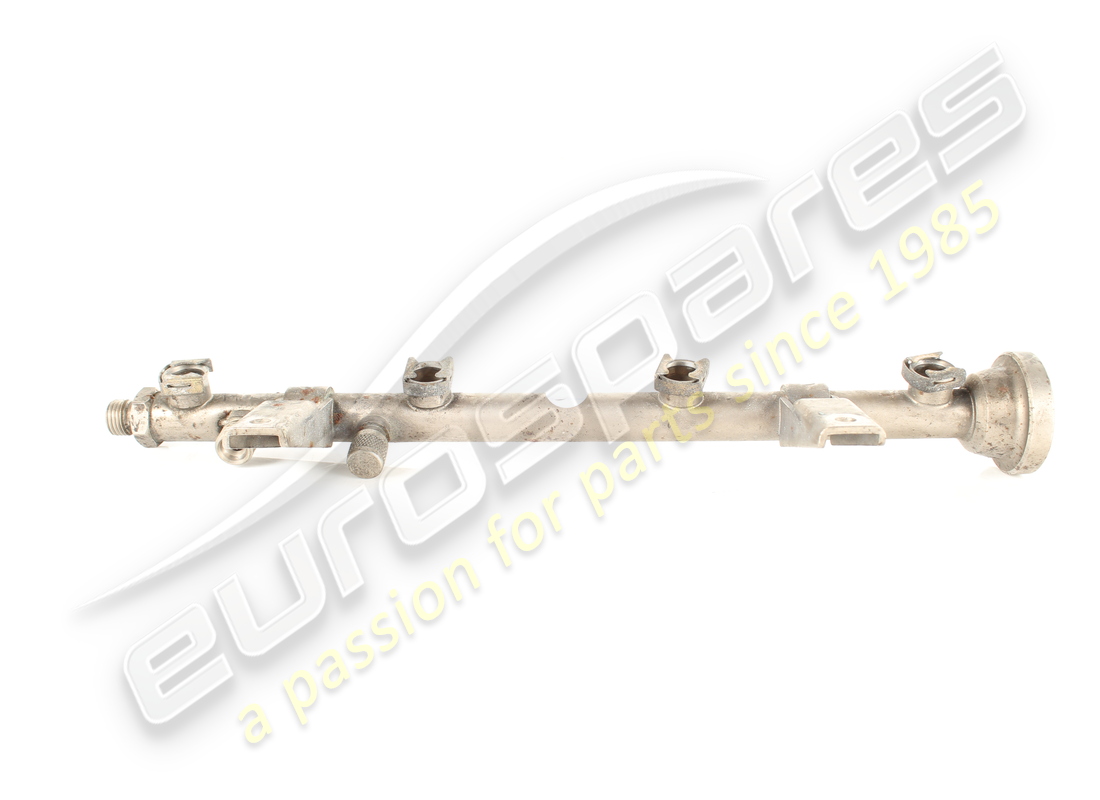 TUBO CARBURANTE TESTATA DESTRO USATO Maserati. NUMERO PARTE 585060002 (1)