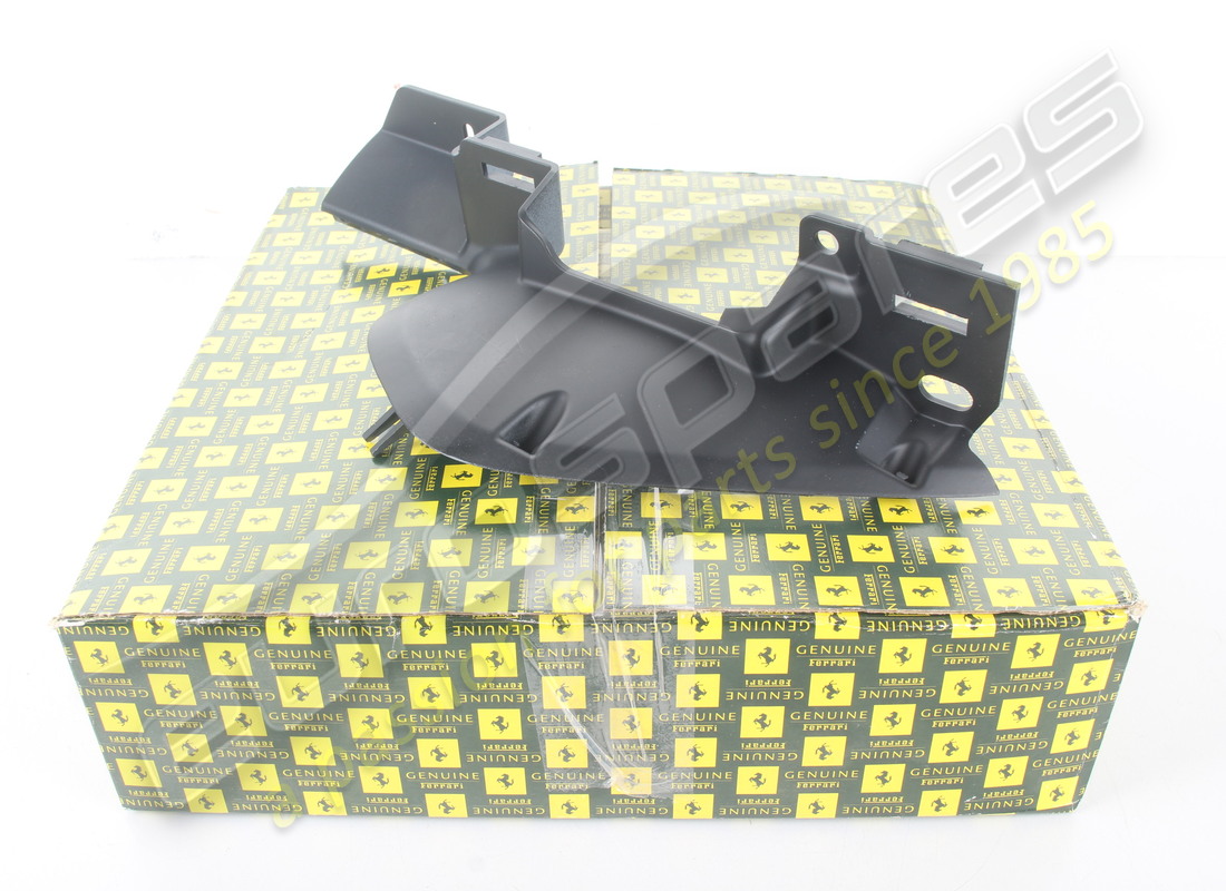 nuovo ferrari copertura centrale inferiore. codice articolo 83328400 (1)