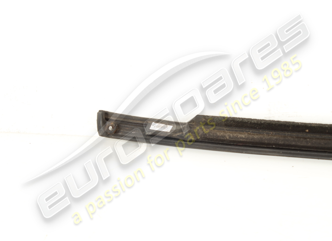 USED MASERATI LH LOWER FRONT MOULDING. PART NUMBER 68473200 (4) used maserati lh lower front moulding. part number 68473200 (4)