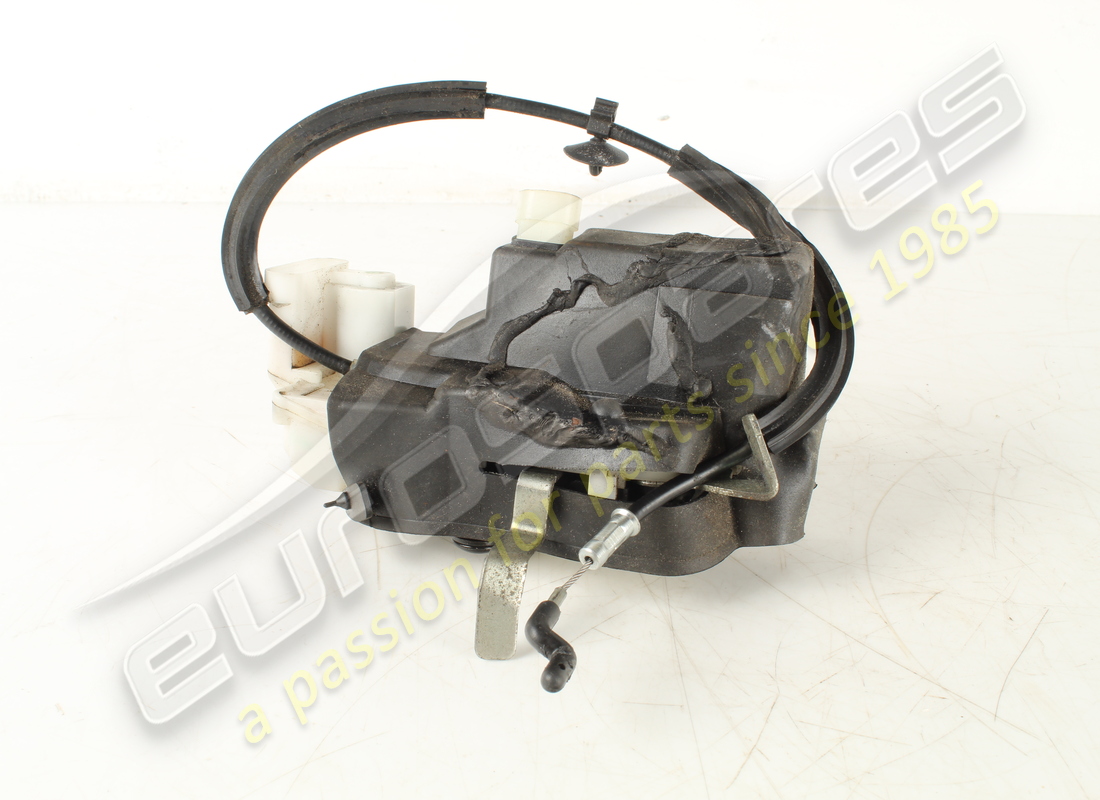 used maserati lh rear door lock. part number 68206500 (2)