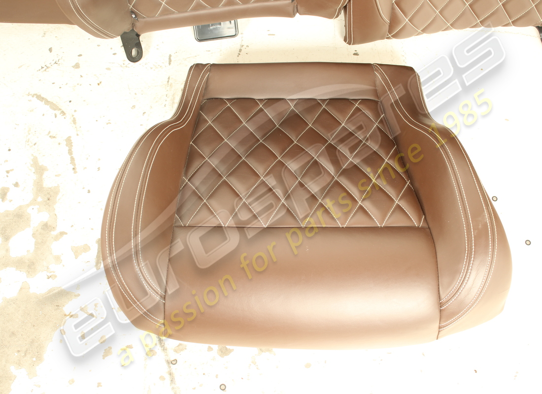 SET DI SEDILI COMPLETO USATO FERRARI CON LUNOTTI POSTERIORI. NUMERO PARTE EAP1564144 (20) set di sedili completo usato ferrari con lunotti posteriori. numero parte eap1564144 (20)