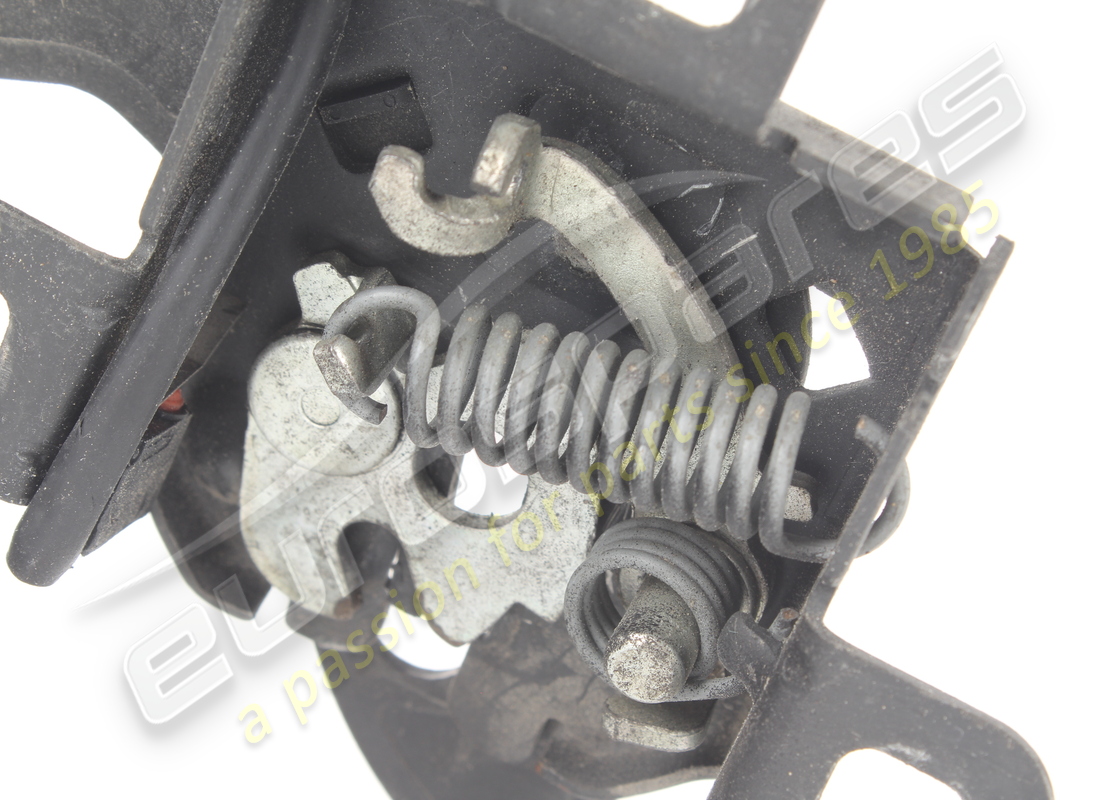 serratura coperchio usata ferrari. numero parte 83752200 (3)