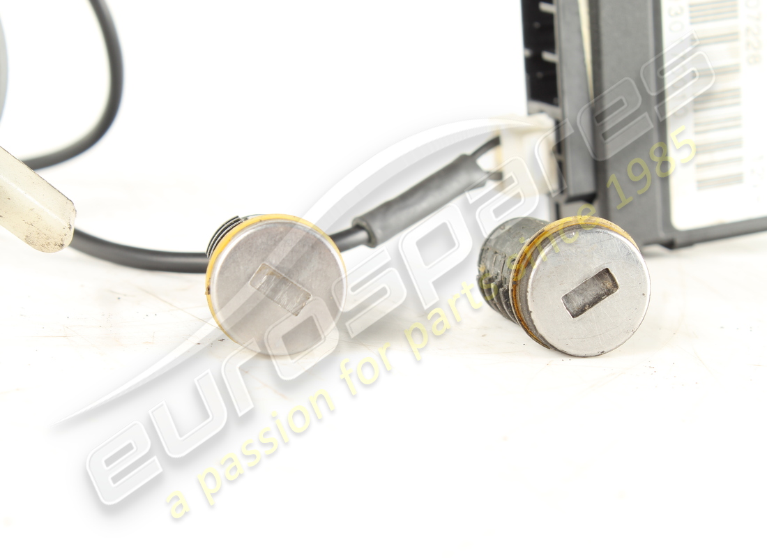 set completo di serratura e chiave usato eurospares. numero parte eap1726466 (5)