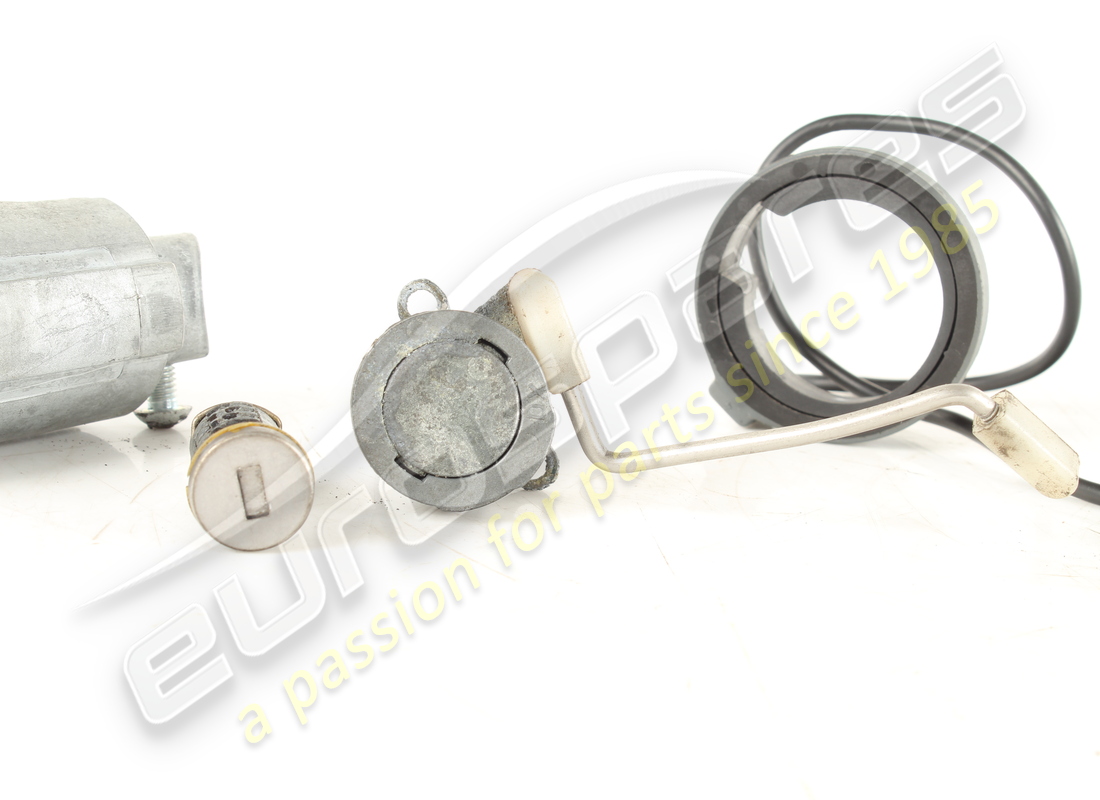 set completo di serratura e chiave usato eurospares. numero parte eap1726466 (4)