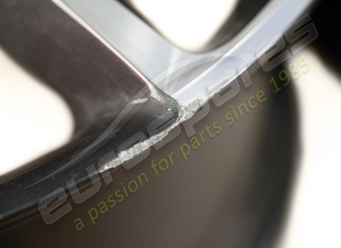 ruota anteriore sinistra usata ferrari 22'' (taglio diamante/grigia). numero parte 895993 (6)