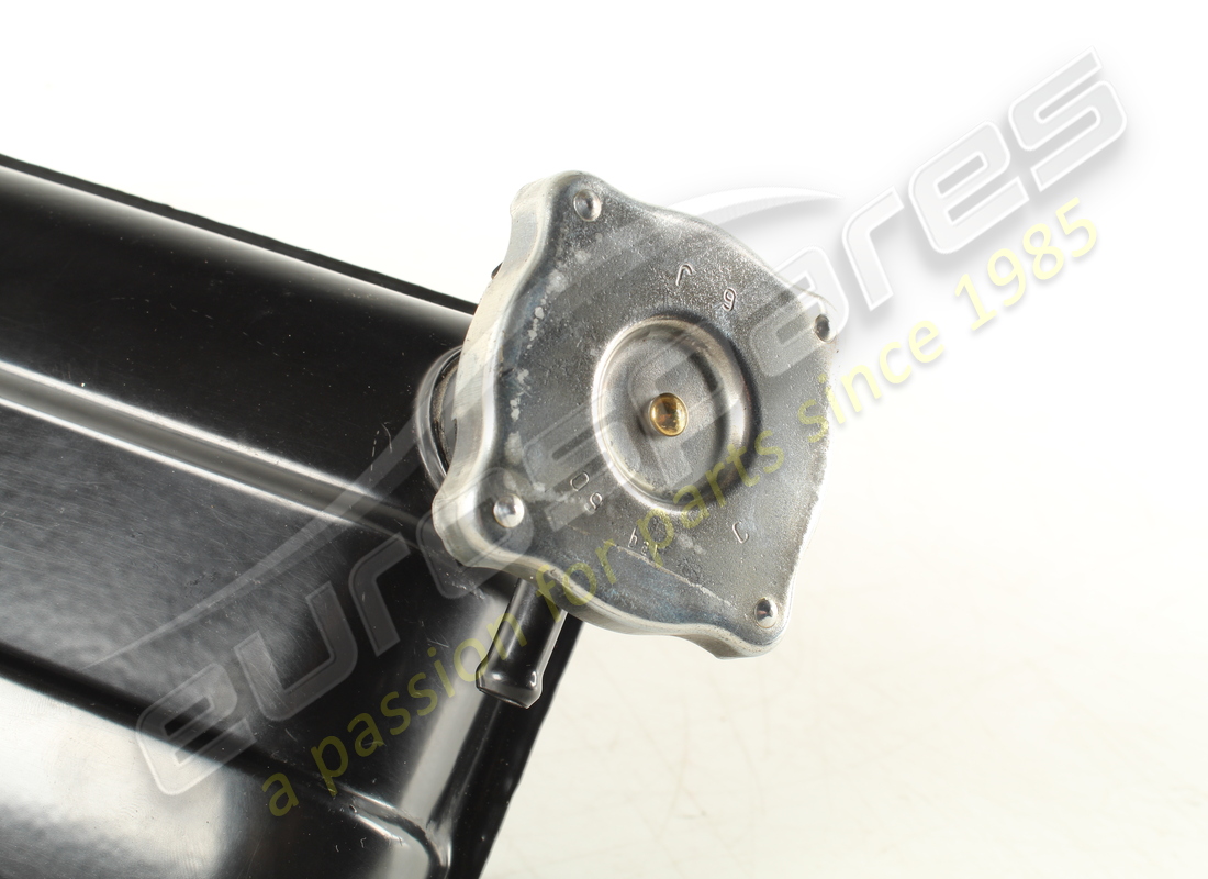 serbatoio di testata ferrari usato. numero parte 126466 (2)