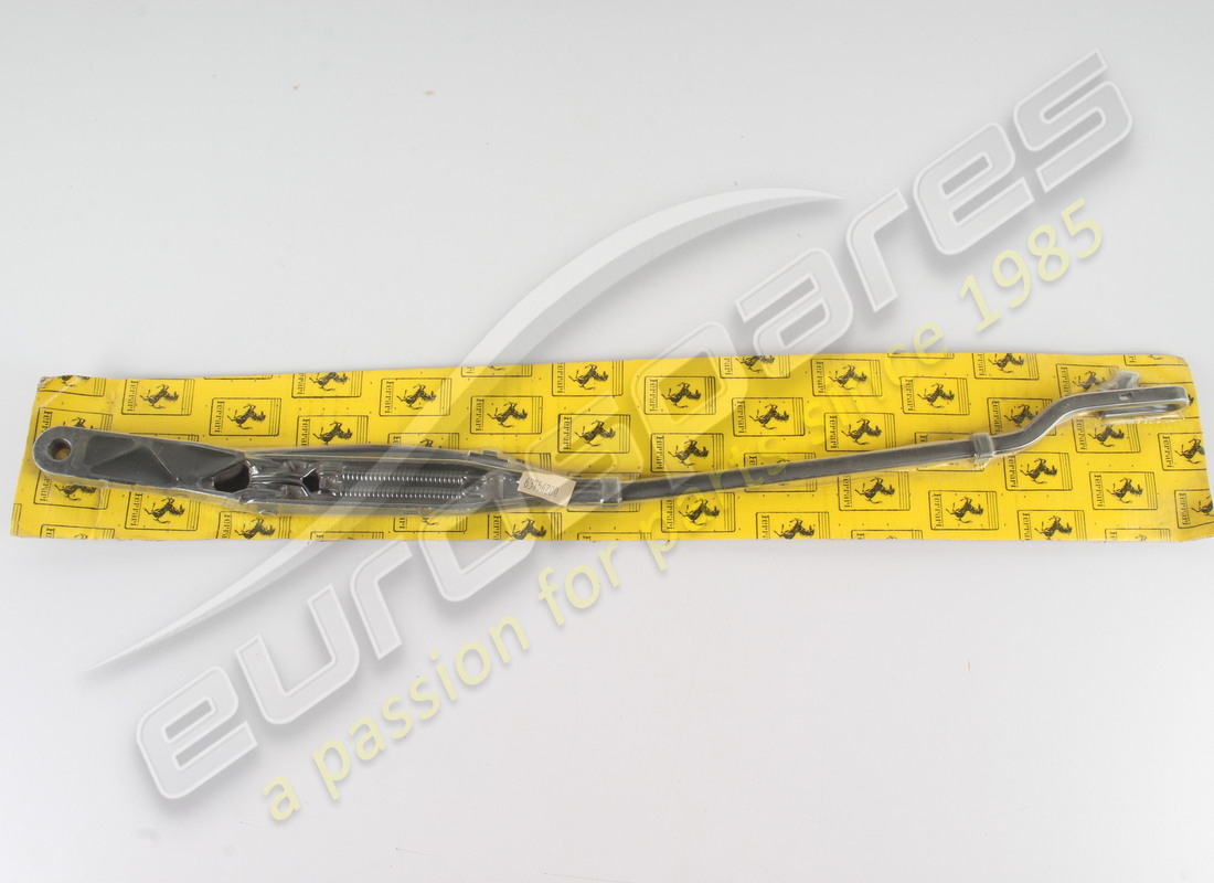 nuovo ferrari braccio tergicristallo dx numero parte sinistro 63756200 (1)