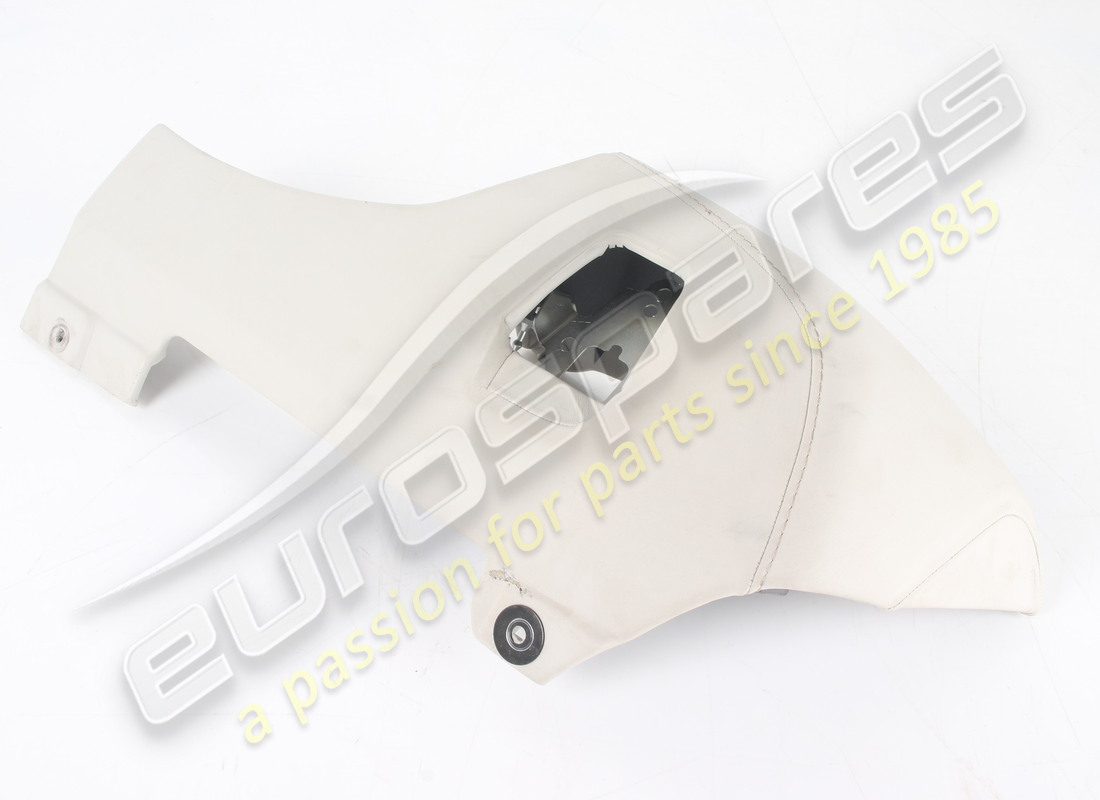 pannelli inferiori cruscotto usati eurospares in pelle grigio chiaro 4301 i numeri di parte 947673 e 947672 sono in pelle non in alcantara. numero di parte eap1723553 (8)