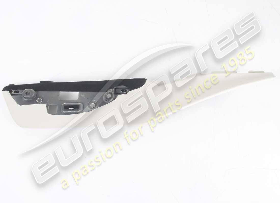 pannelli inferiori cruscotto usati eurospares in pelle grigio chiaro 4301 i numeri di parte 947673 e 947672 sono in pelle non in alcantara. numero di parte eap1723553 (16)