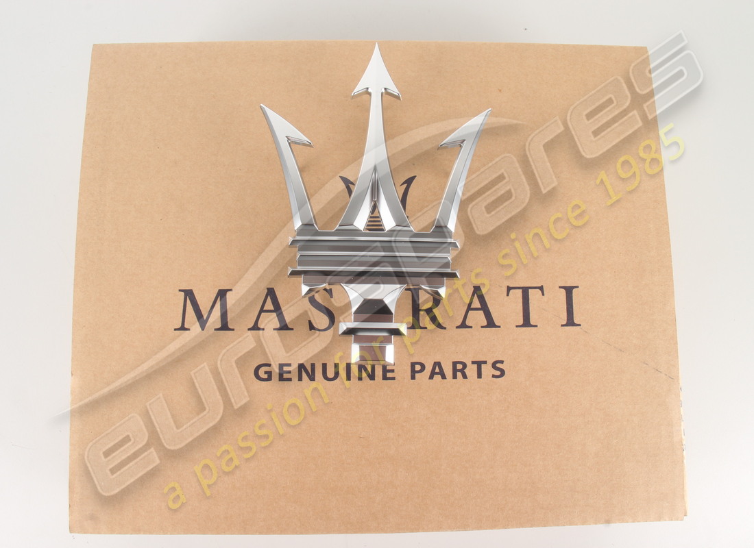 nuovo maserati maserati badge. numero parte 670200654 (3)